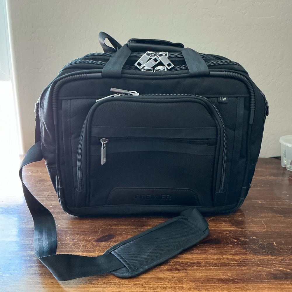 LuggageWorks Stealth Premier Electronics Cube